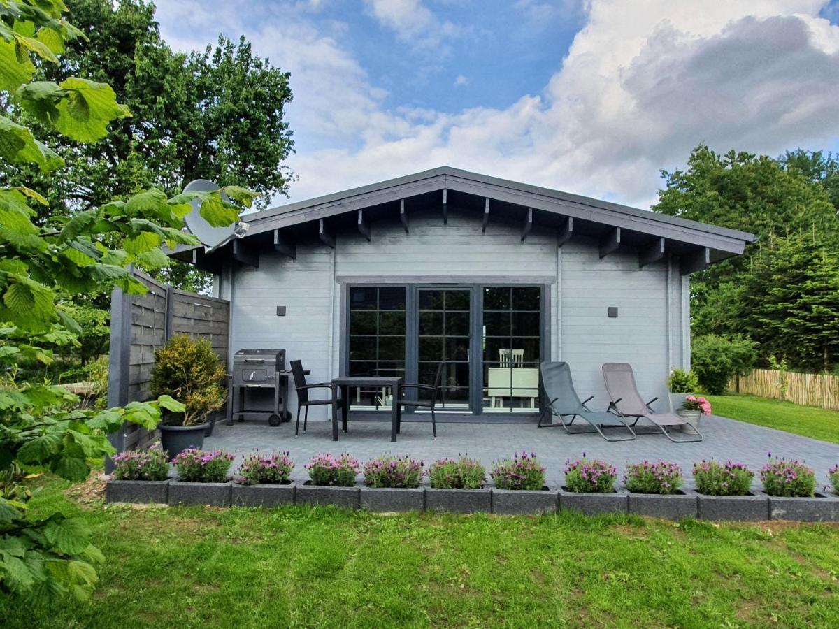 Idyllisches-Blockbohlenhaus-Mit-Eigenem-Garten-Und-Sauna-Zum-Wohlfuehlen Martensrade Luaran gambar